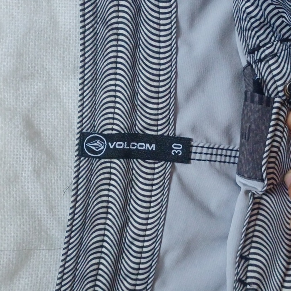 Volcom - Picture 2 of 4